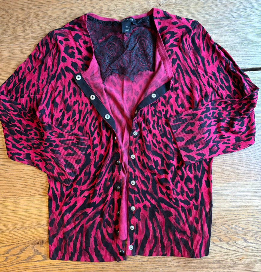 45236 (Kenwood) // White House Black Market Size M Red & Black Leopard Print 3/4 sleeve cardigan