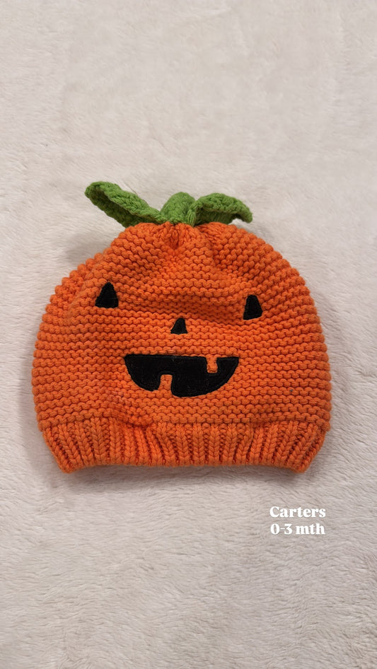 #145 Carters knit pumpkin hat GN 0-3 mth EUC