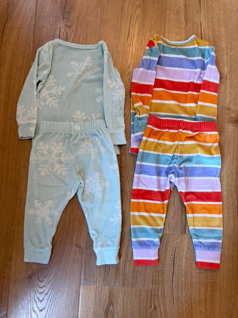 #6 - Cat & Jack Fleece Pajamas (2 sets) - 18 months