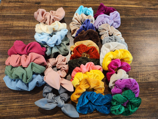 Seller 185:  Scrunchie lot including some new