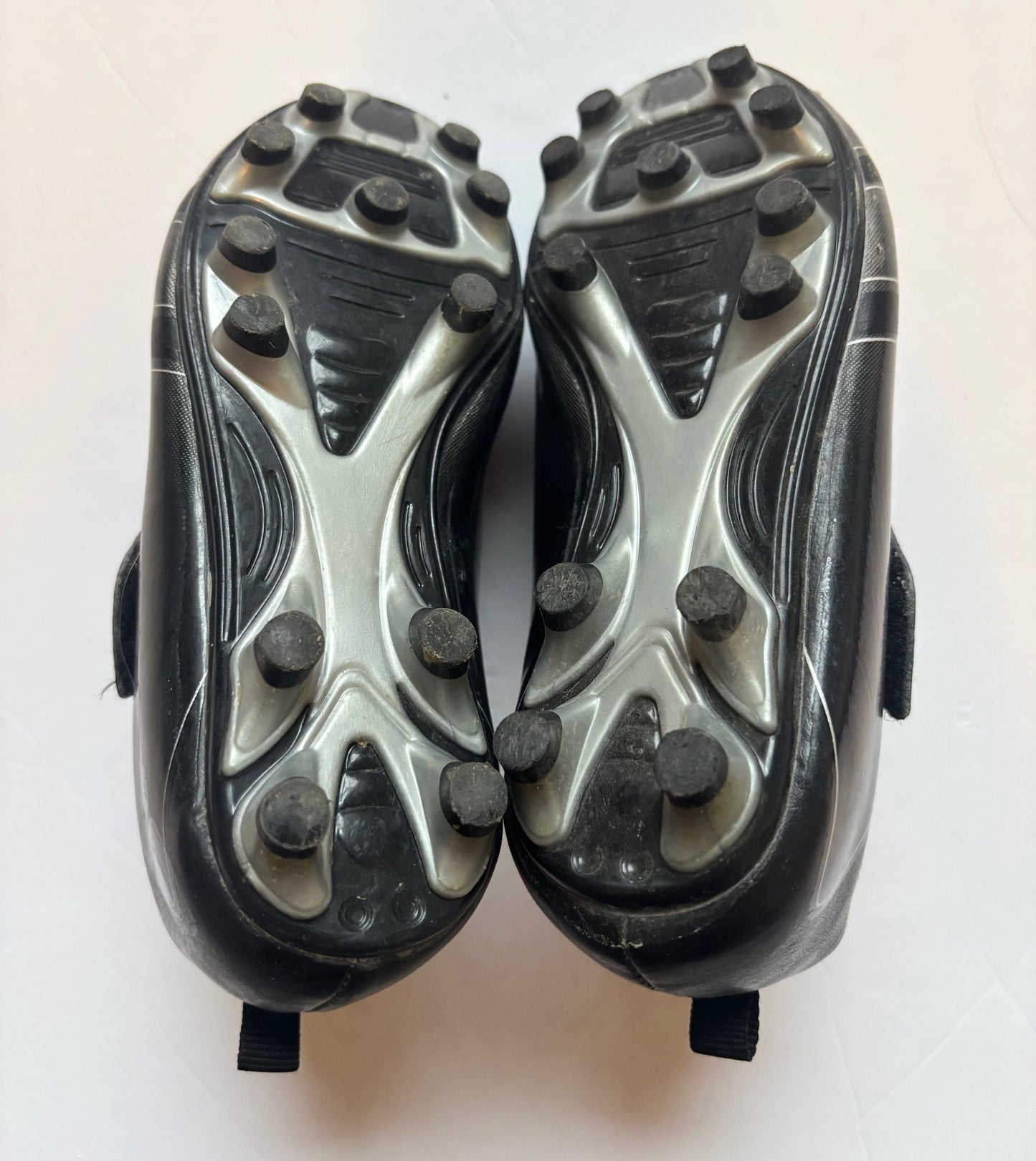 #43 Carter's Cleats Boys 9 GUC