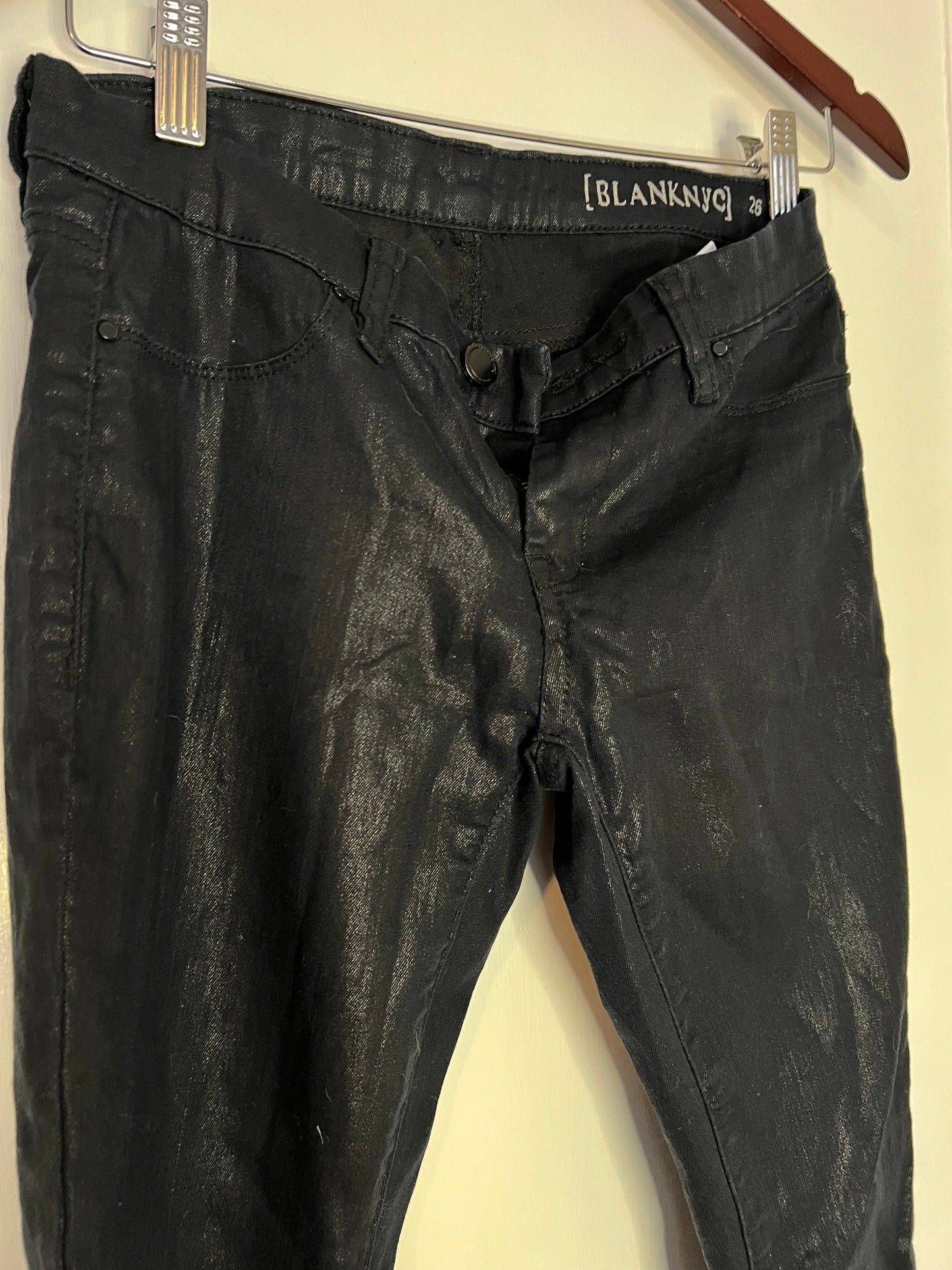 Blank NYC Black Shimmer Jeans Size 26 EUC PPU 45208 or SCO Spring Sale