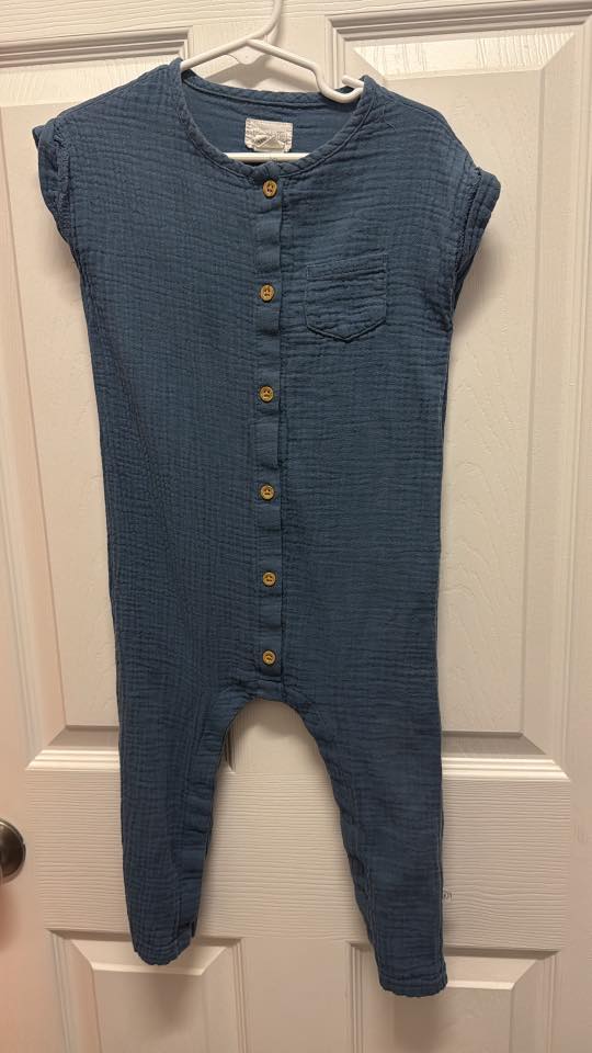 #29 Boys 24 mo blue button front jumper EUC