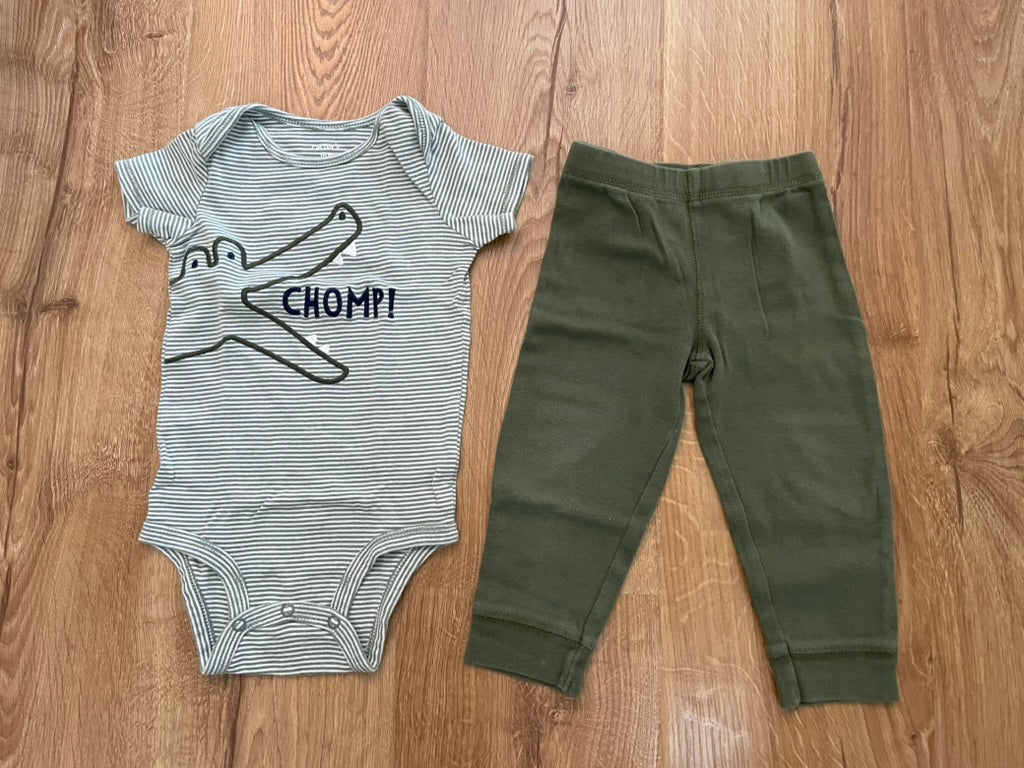 #6 - Boys Carters Chomp Alligator Boys Green Outfit, 18 months