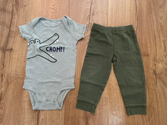 #6 - Boys Carters Chomp Alligator Boys Green Outfit, 18 months