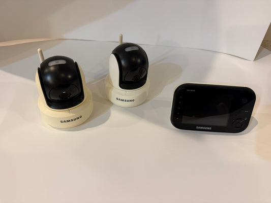 #142 Seller Samsung Video Monitor (2 cameras included)