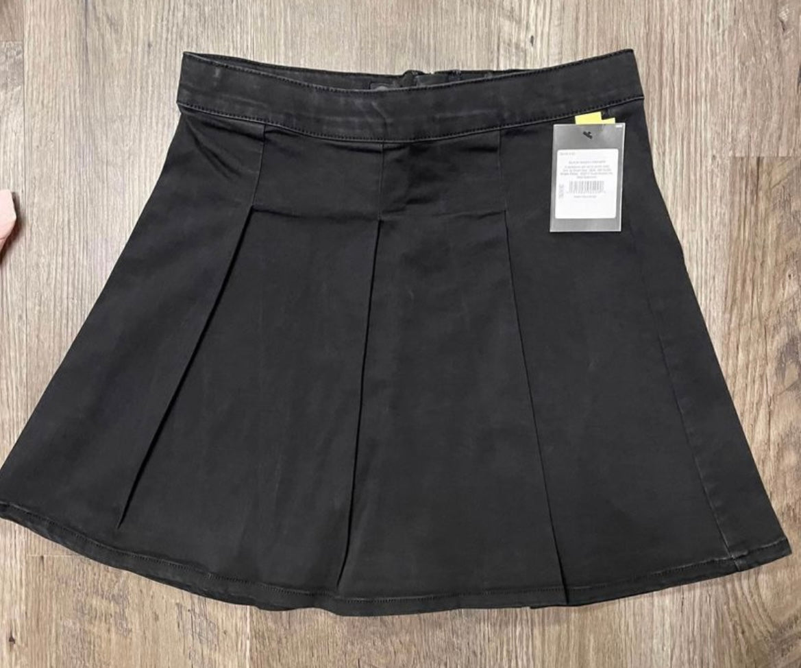 New Girl Size XL (14/16) Art Class Black Wash Skirts )