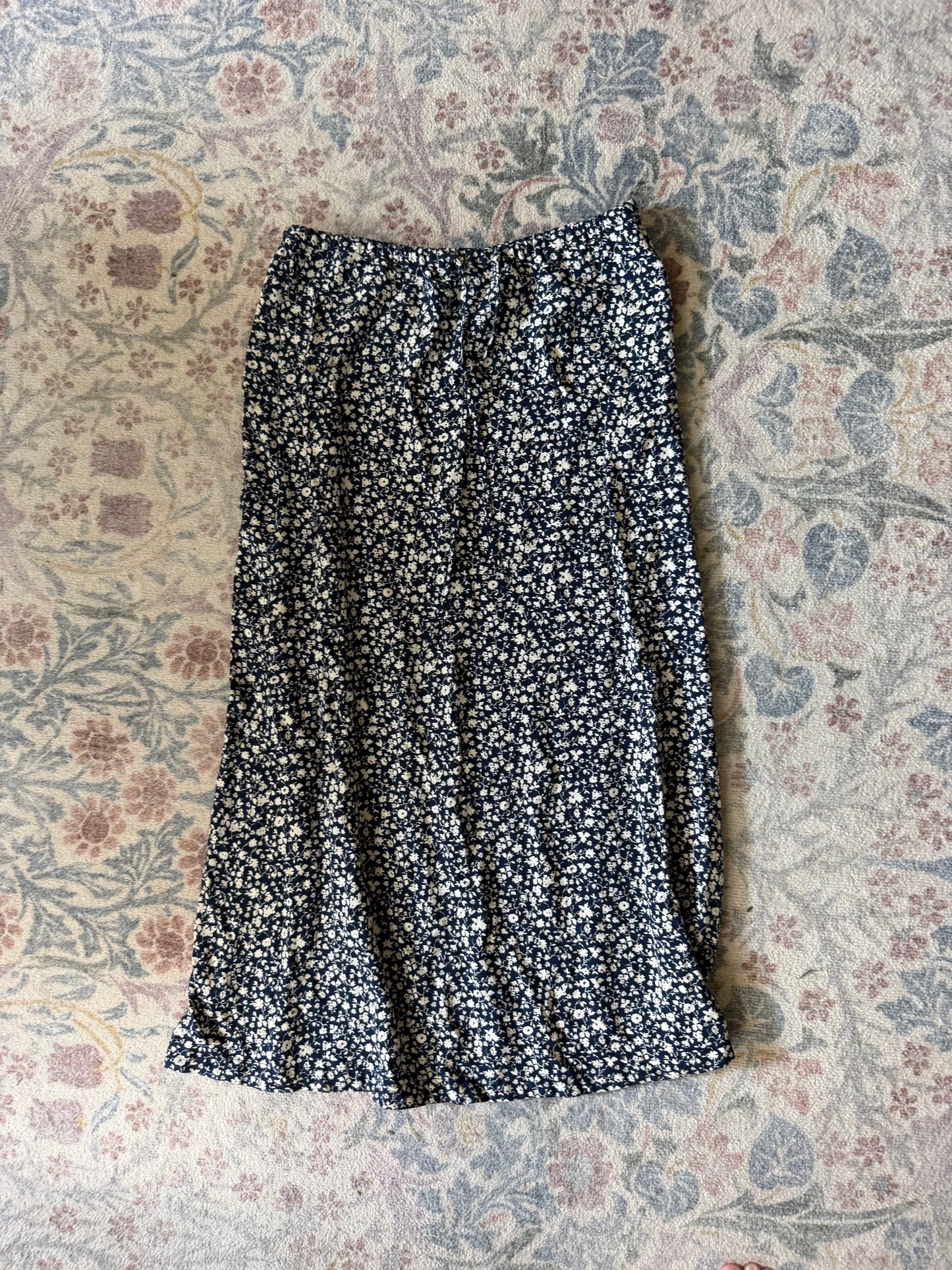 Seller #94 Womans Medium Melrose Place Floral Skirt