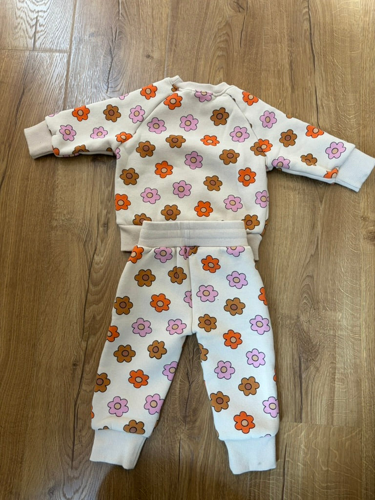 #6 - Ollie's Day Girls Sweatsuit outfit, floral, 18-24 months