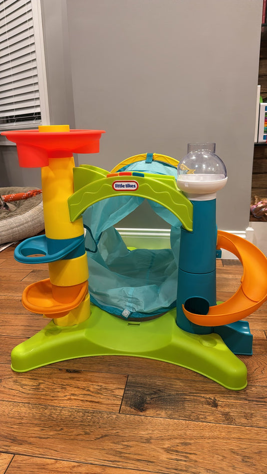 #145 little tikes wacky tunnel
