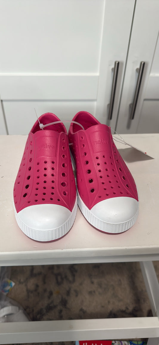 NWT Bright Pink Native Size 12