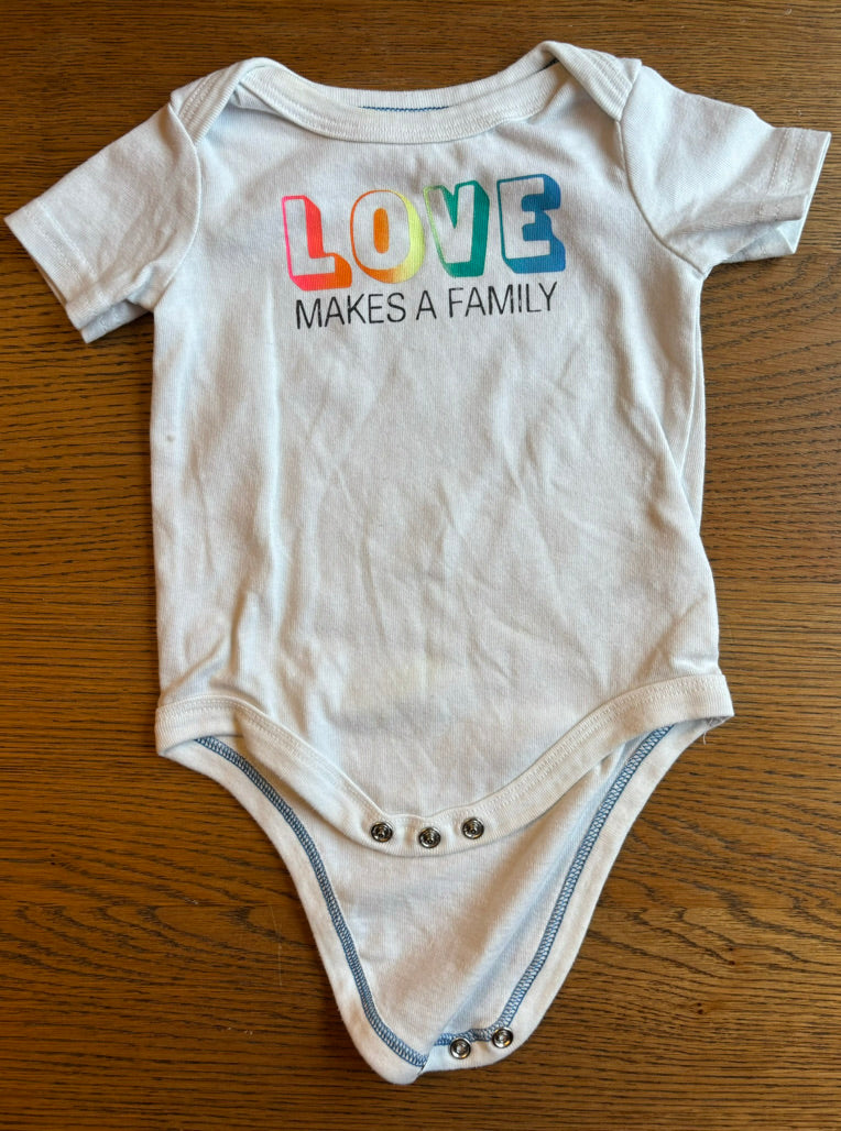 45236 (Kenwood) // LOVE Makes a Family 0-3M white/colorful onesie