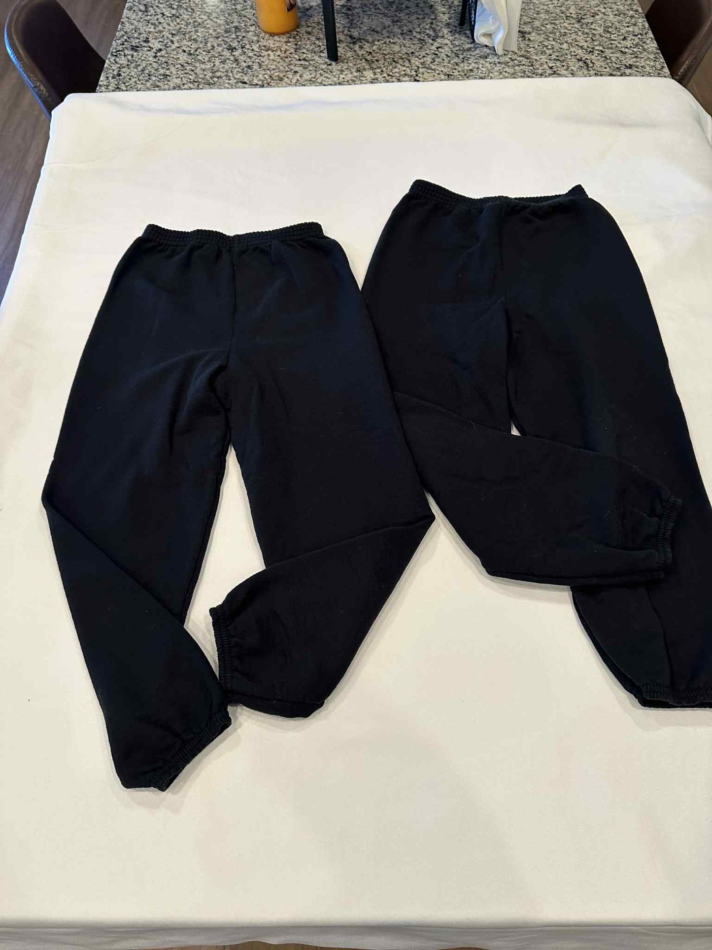 #149 Boys 8 Hanes Sweatpants