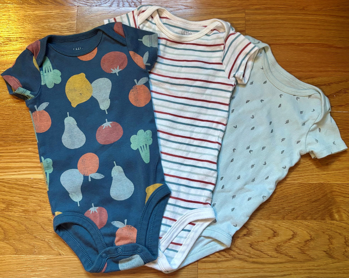 #69 Carter's Onesies 6M