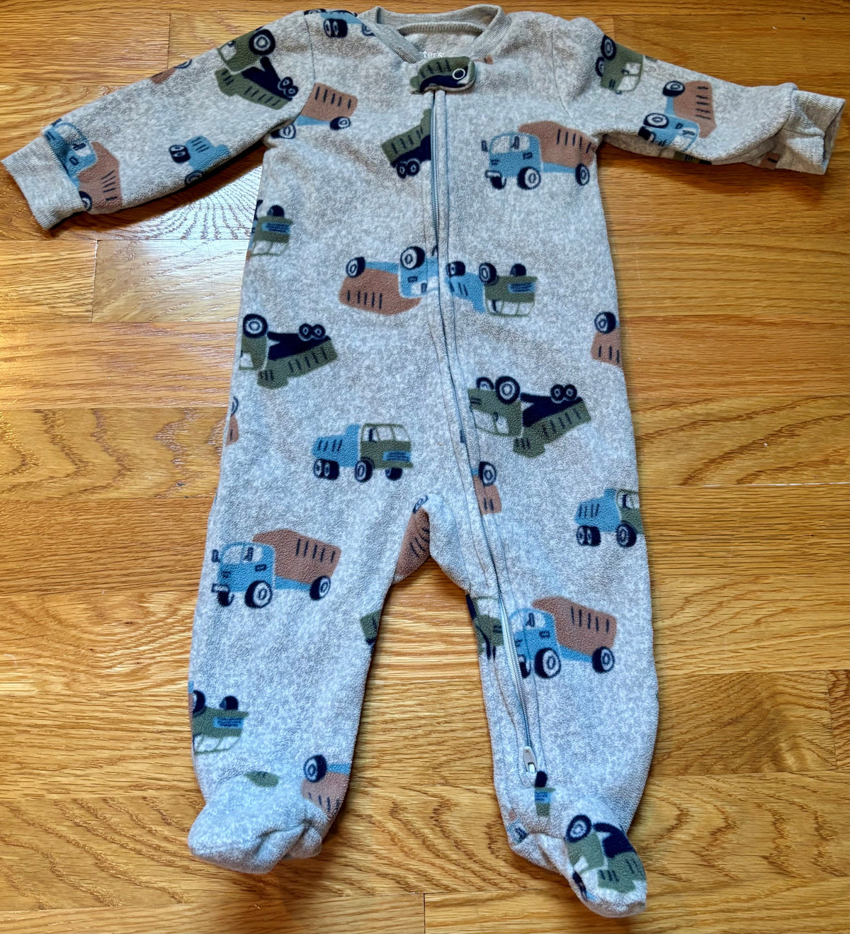 #69 Carter's Sleepers 6M