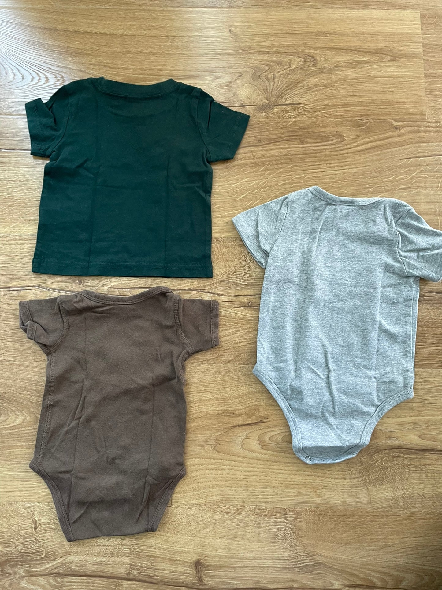 #6 - Graphic Tee/Bodysuits - Roots, Aunt, Half Pint, 6 months