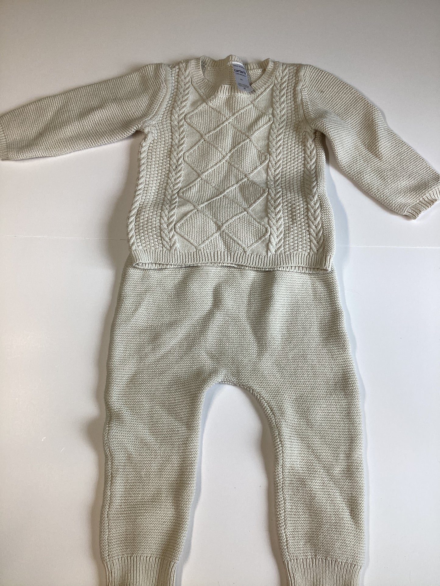 #129 18m Carters Knitwear Set VGUC
