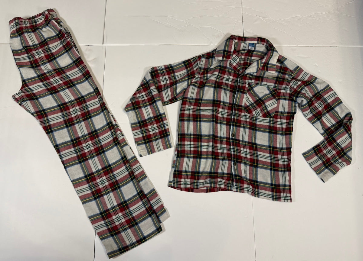 #141 Unisex Large 10-12 Old Navy Holiday Flannel Pajamas 1 of 2 available