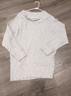 Cherish, Heathered Light Grey, Sweater, EUC, Size M,