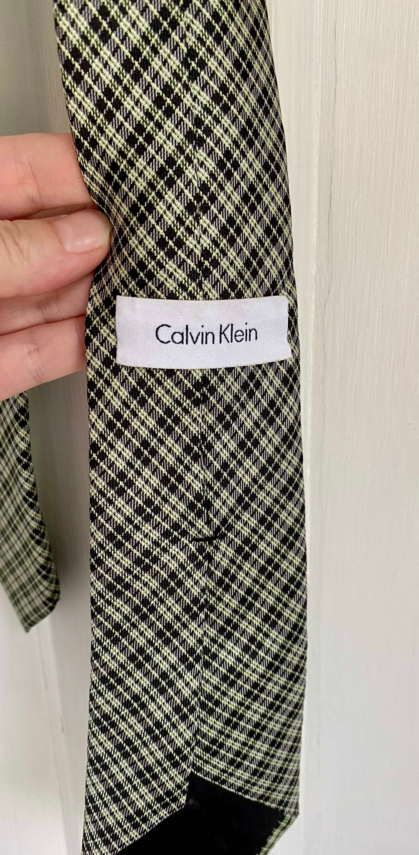 #95B NWOT Calvin Klein Silk Tie