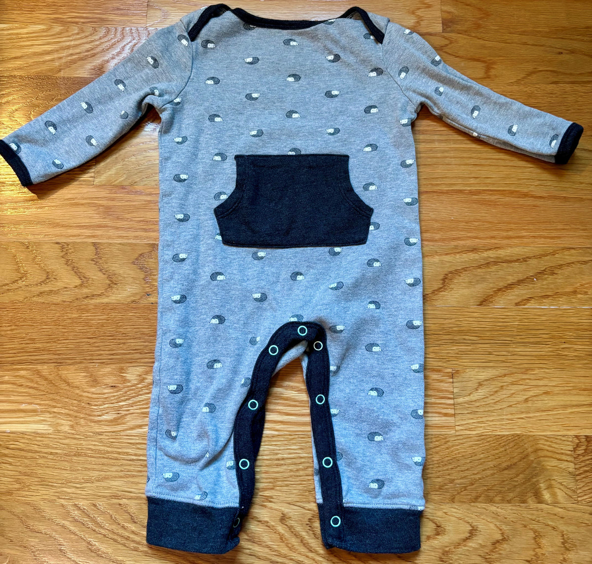 #69 Long sleeved Rompers 6-9M