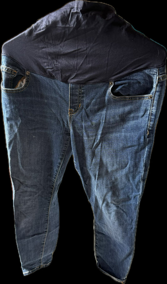 #20 Gap maternity jeans size 31L GUC