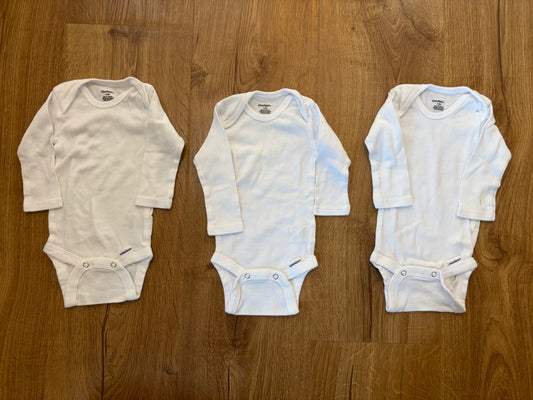 #6 - Gerber White Long Sleeved Onesies/Bodysuits, set of 3 - Gender Neutral - 0-3 months