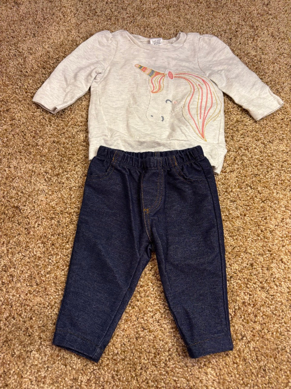 #86A girls 3 mo carters unicorn outfit