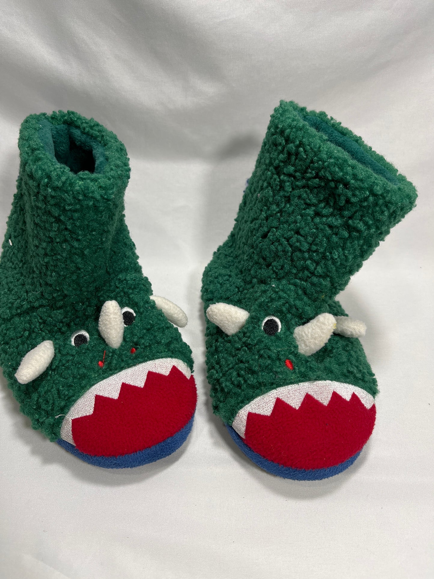 #150 boys totes 11–12 slippers, green monster