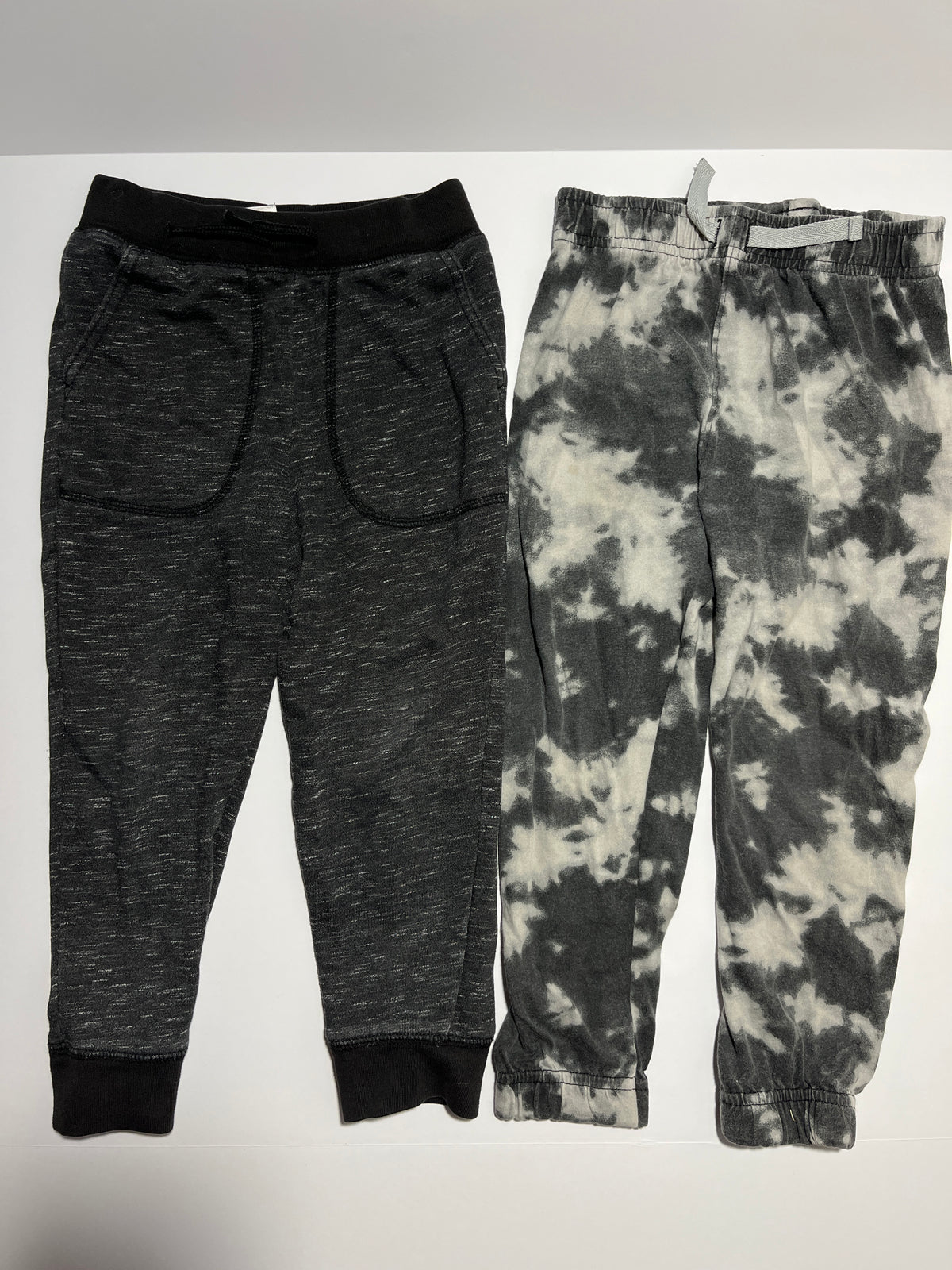 #150 boys 4t garanimals jogger pants grey camo and black heather