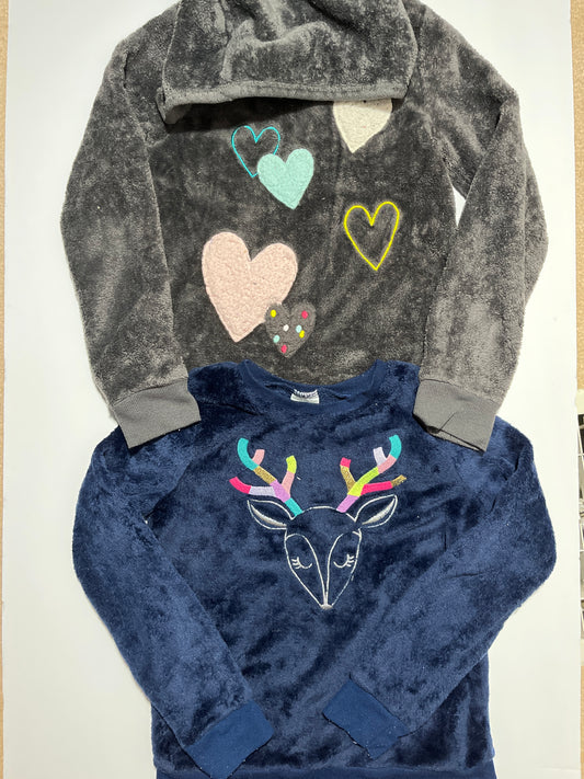 #150 girls size 7 jumping beans navy and grey plush sweatshirts