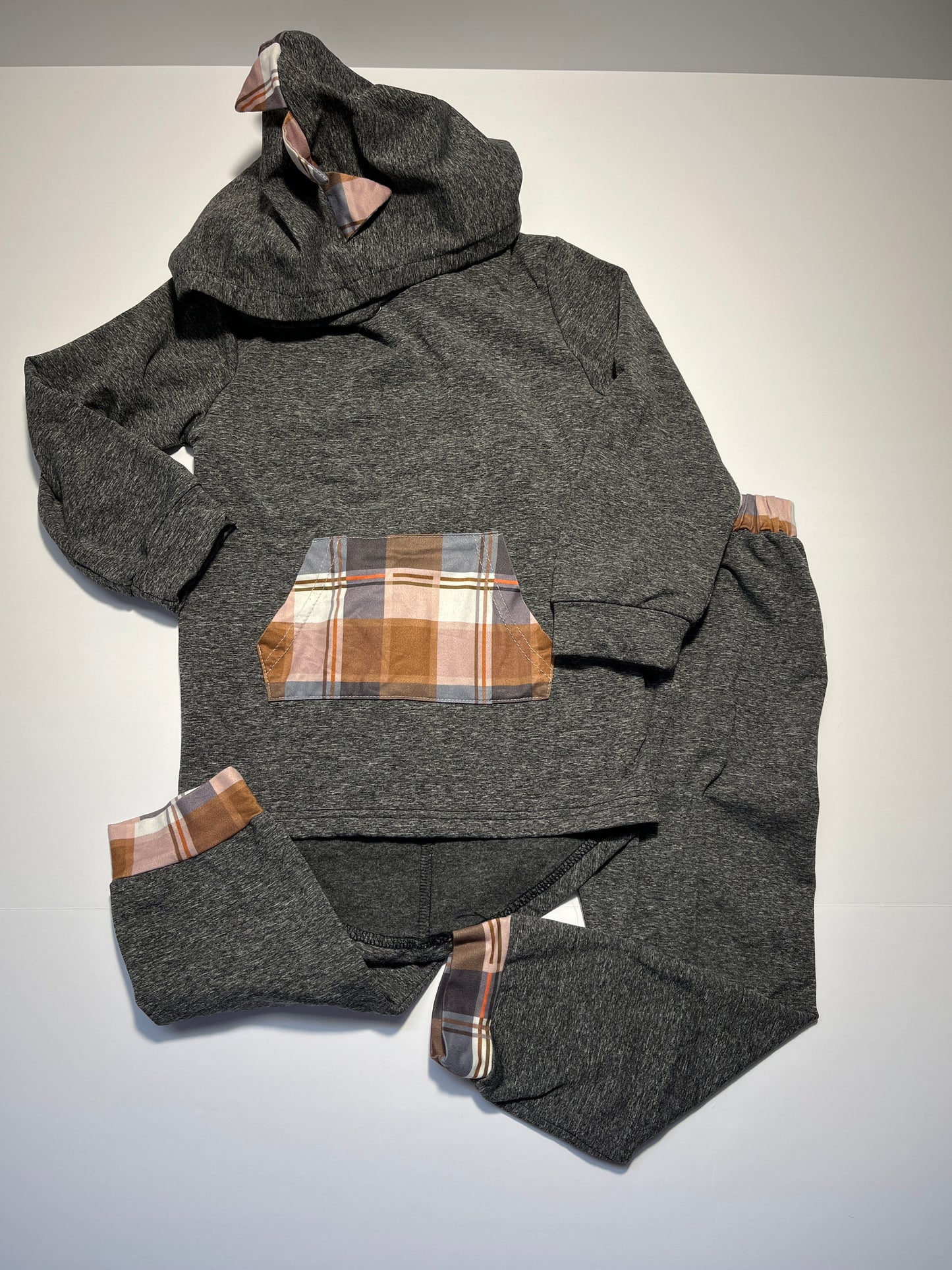 #150 boys size 3-4 year grey plaid dinosaur sweatsuit