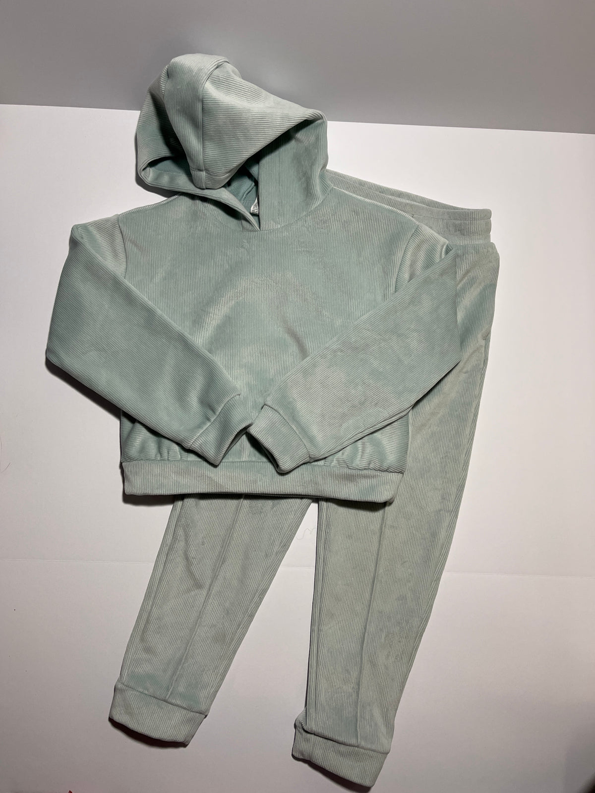 #150 girls 8 all in motion mint green soft ribbed set