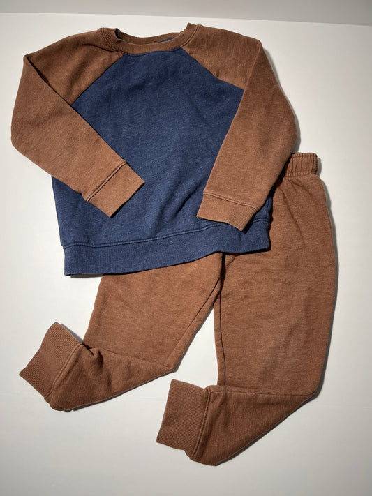 #150 boys 4t cat and jack sweatsuit brown and blue