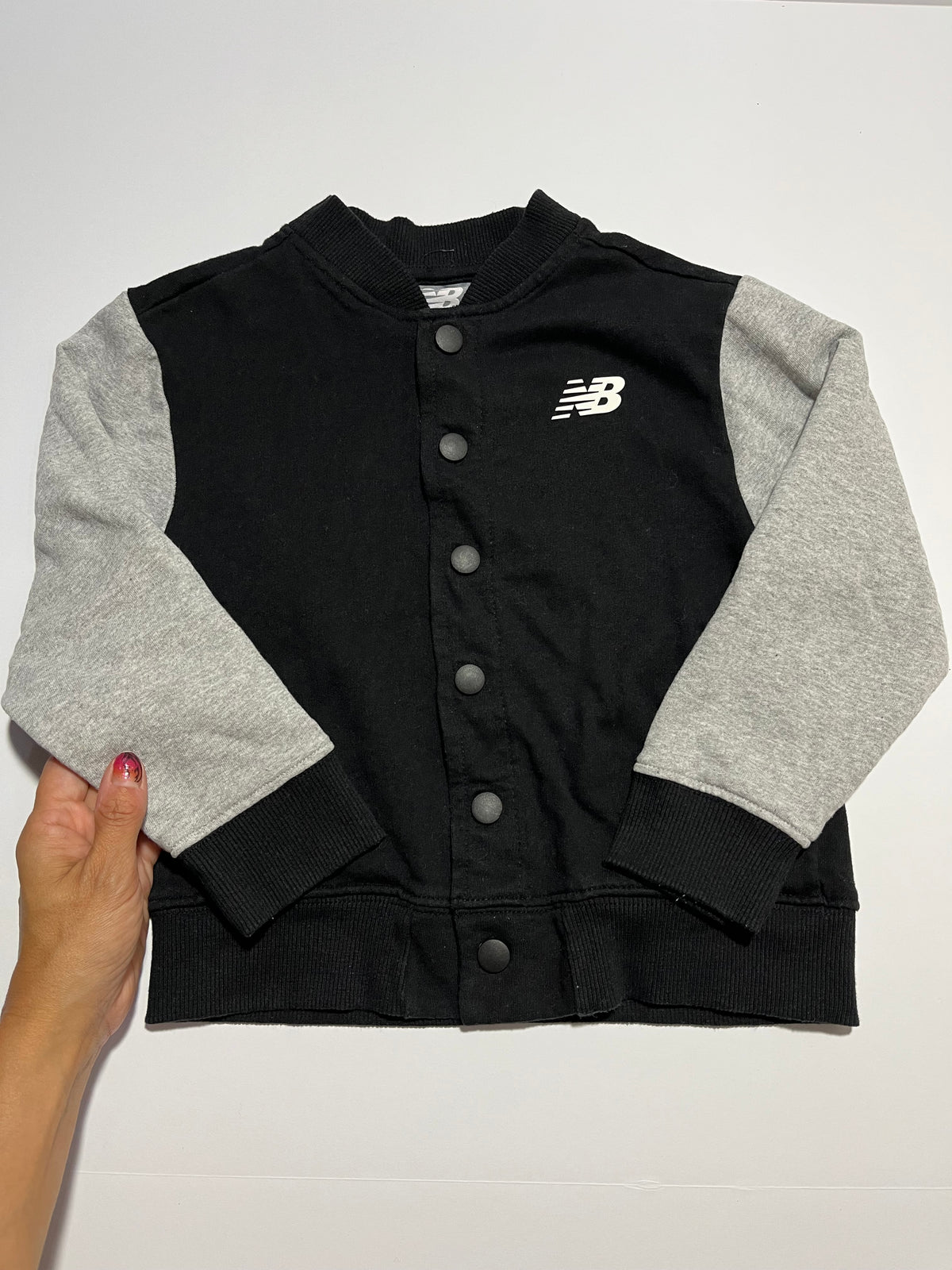 #150 boys 4t new balance black grey snap up jacket