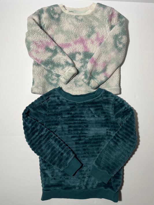 #150 girls Cat and jack size 6/6x Sherpa teal and marble sweathsirts