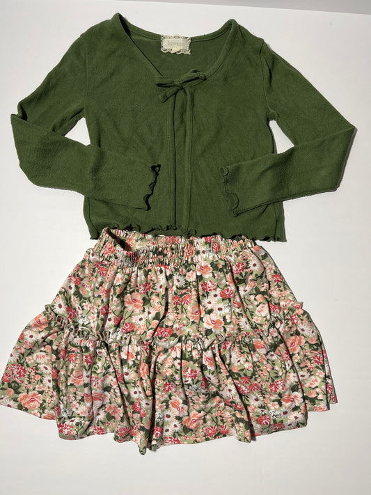 #150 girls btween size 7 green top and floral skirt