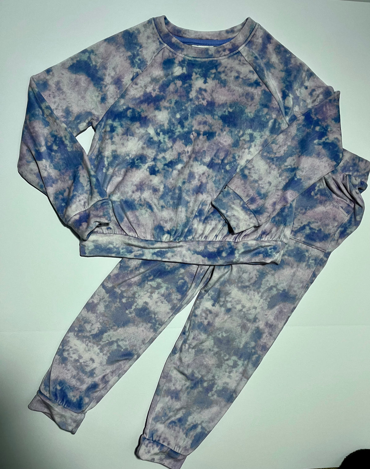 #150 girls 6/7 cat and jack purple marbled velour set