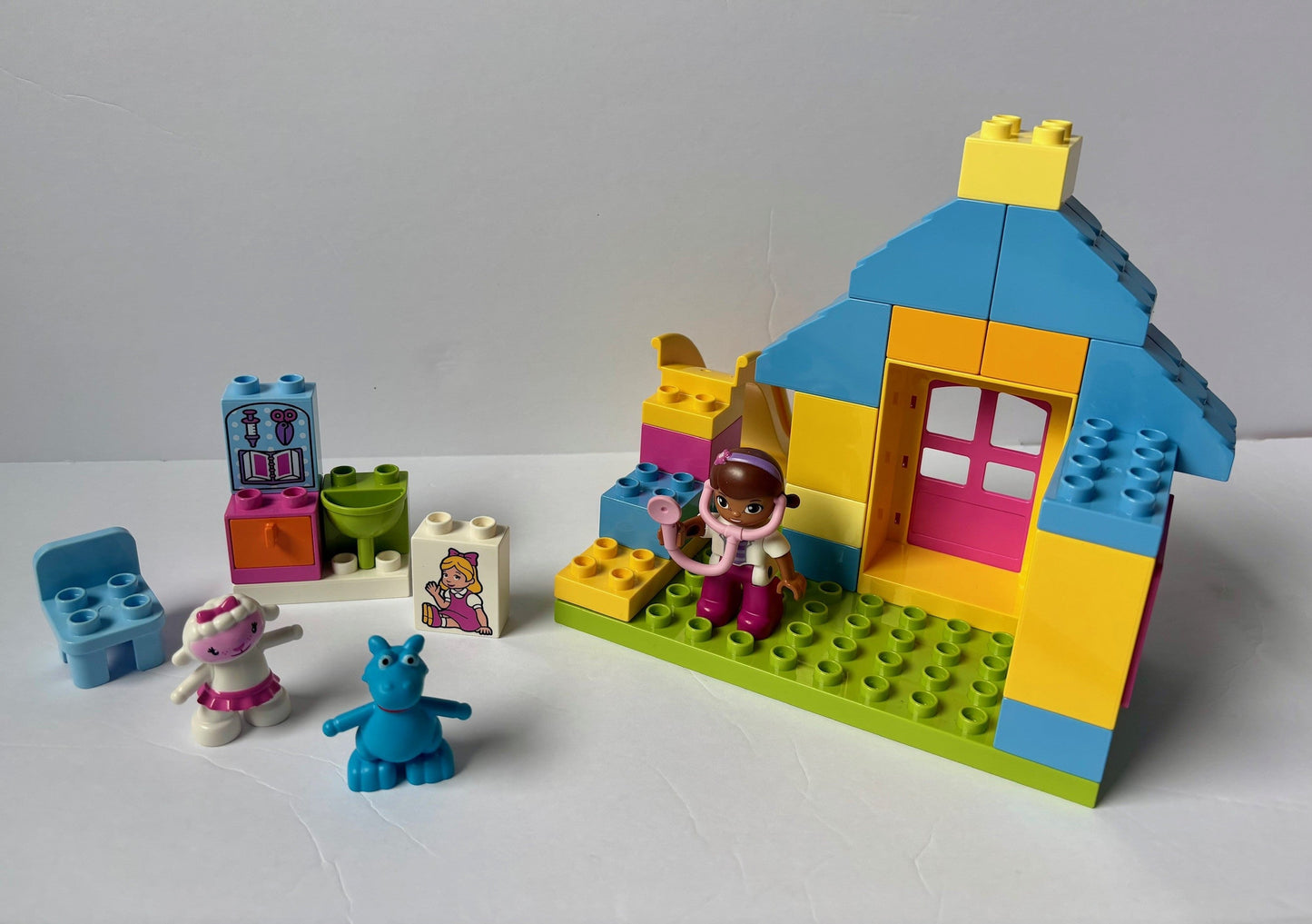 #43 Lego Duplo Doc McStuffins Backyard Clinic