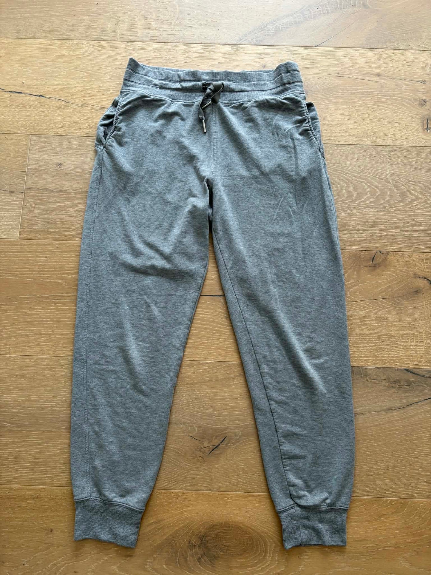 #196 Athleta Women's Medium Gray Joggers with Pockets