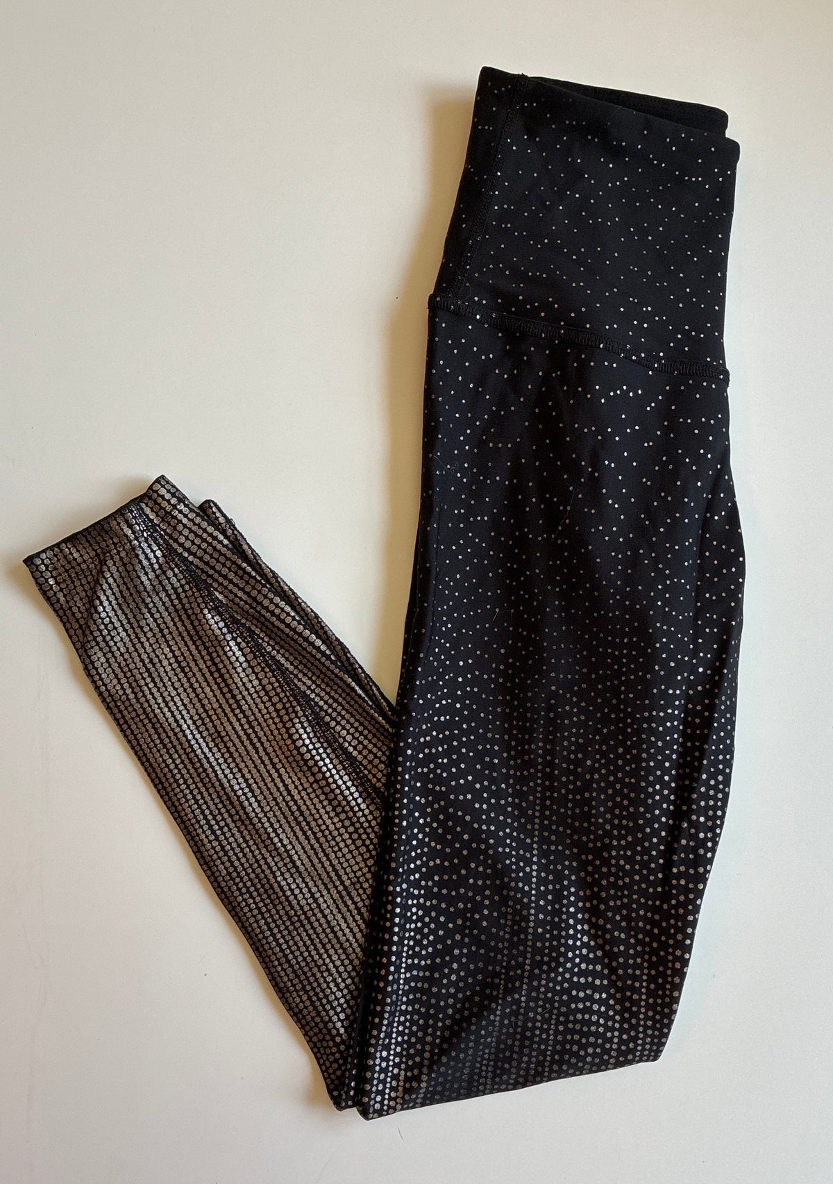 Seller 76 Beyond Yoga Women's Medium Leggings
