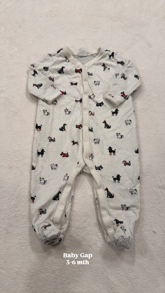 #145 Gap doggie sleeper GN 3-6 mth EUC