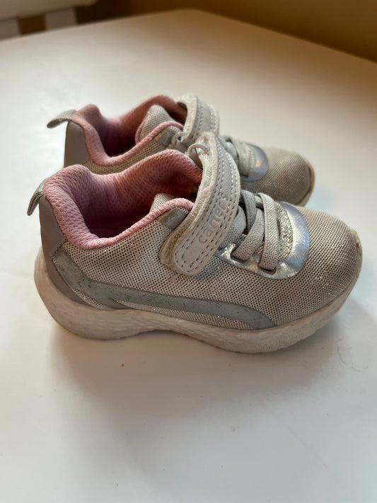 Seller #20 girls tennis shoes size 4c