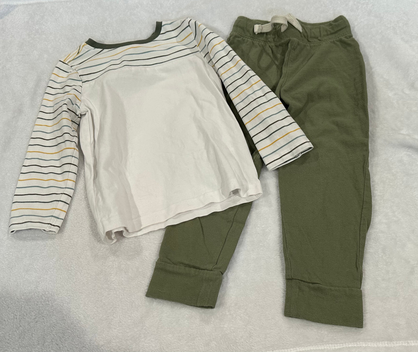 #75B Boys 3T outfit Tommy Bahama and Old Navy