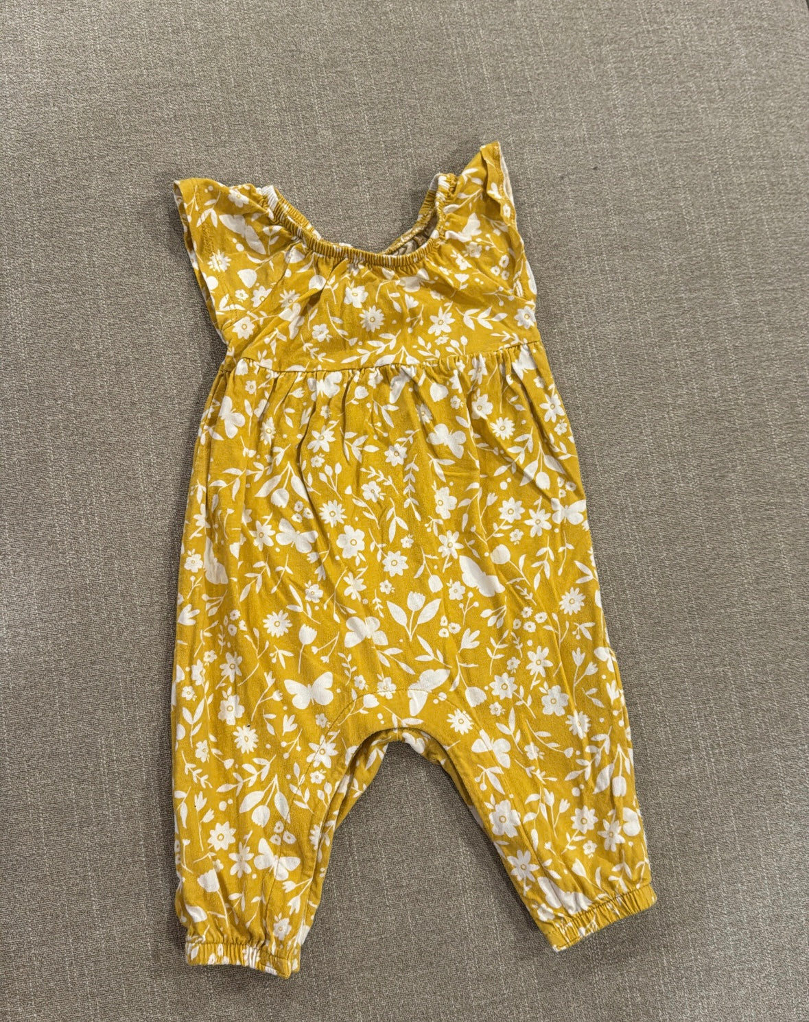 #145 Old Navy yellow romper Girls 3-6 mth EUC
