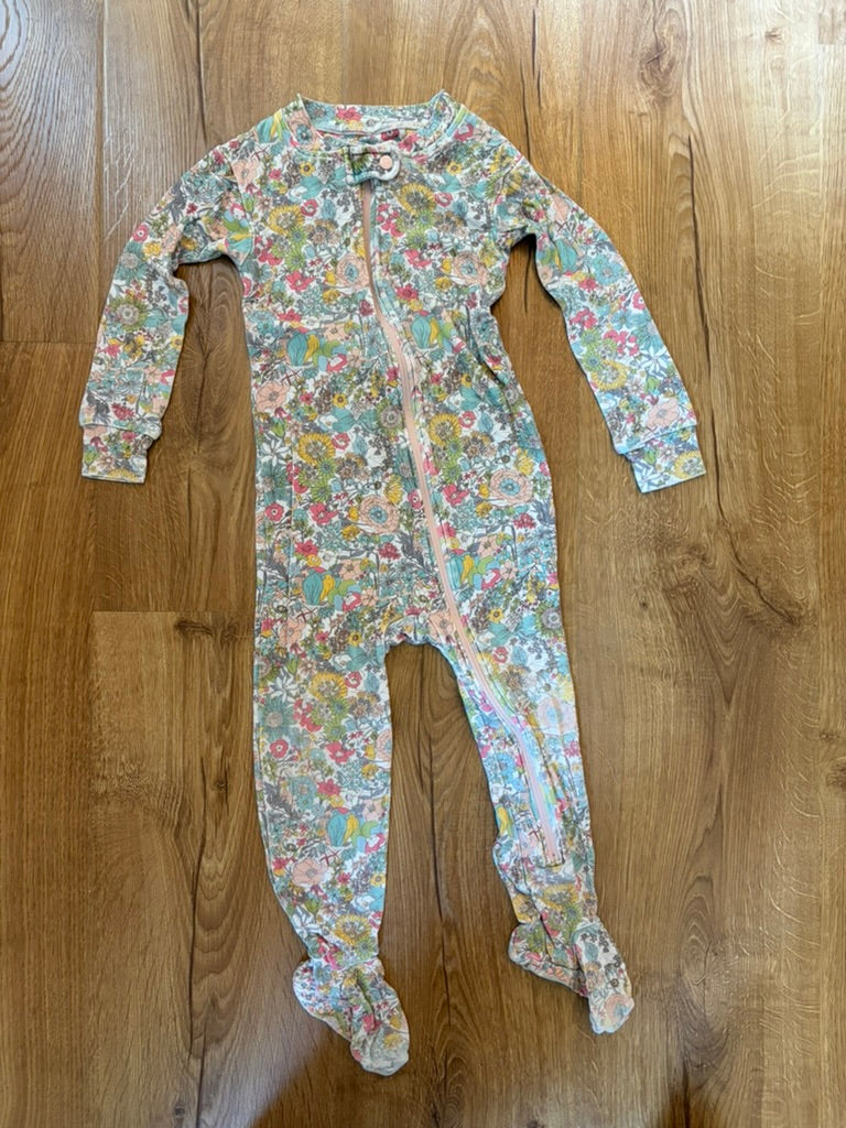 #6 - Vaenait Baby Girls Footed Pajamas -24 months