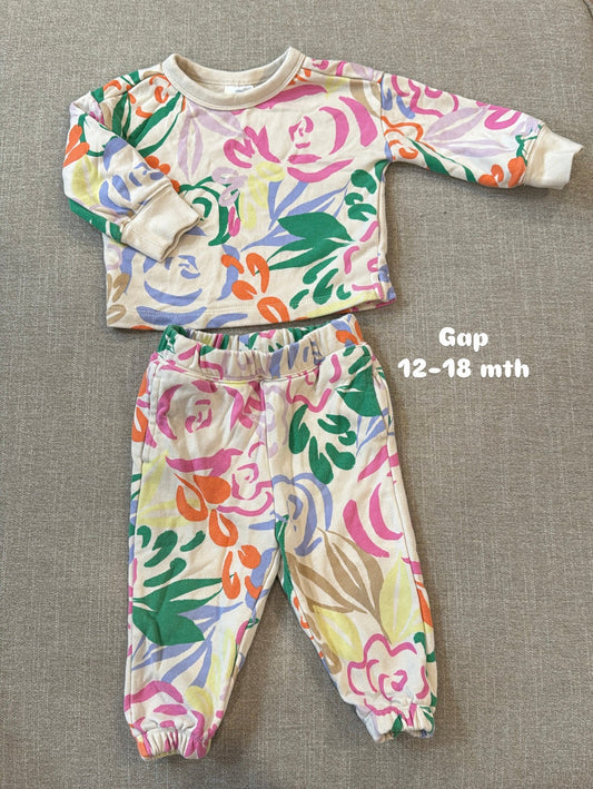 #145 Gap matching sweat set Girls 12-18 mth EUC