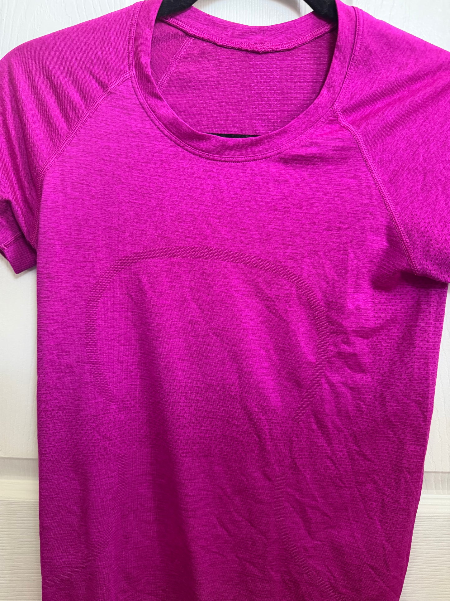 Seller #94 Womens Size 6 Lululemon Swifty Tee Magenta
