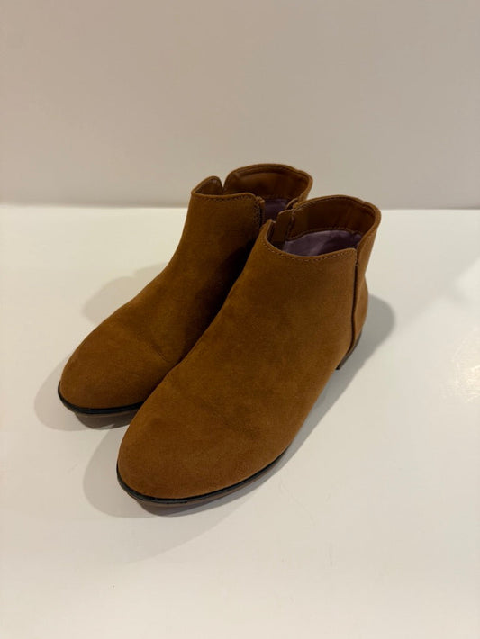 179 Girls Cat & Jack Brown Suede Boots-size 2