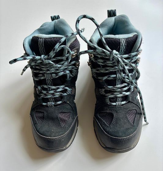 Seller 122 Hiking Boots Child Size 3